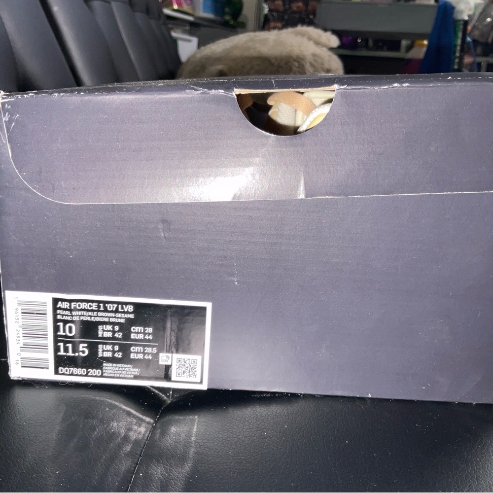 Nike Air Force 1 '07 LV8 Sneakers